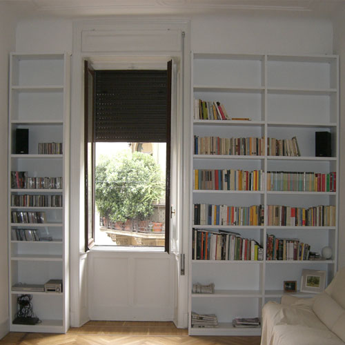 parete con libreria